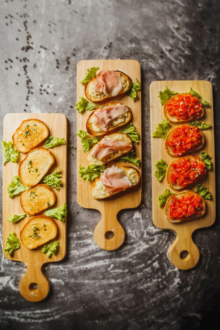Bruschetta con aglio, burro e prezzemolo
