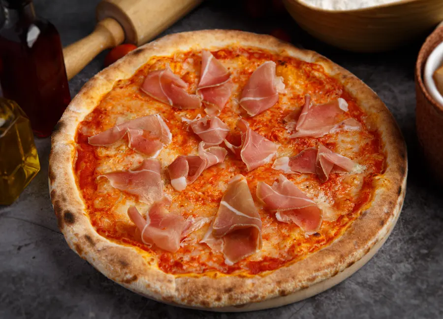 Pizza al Prosciutto Crudo